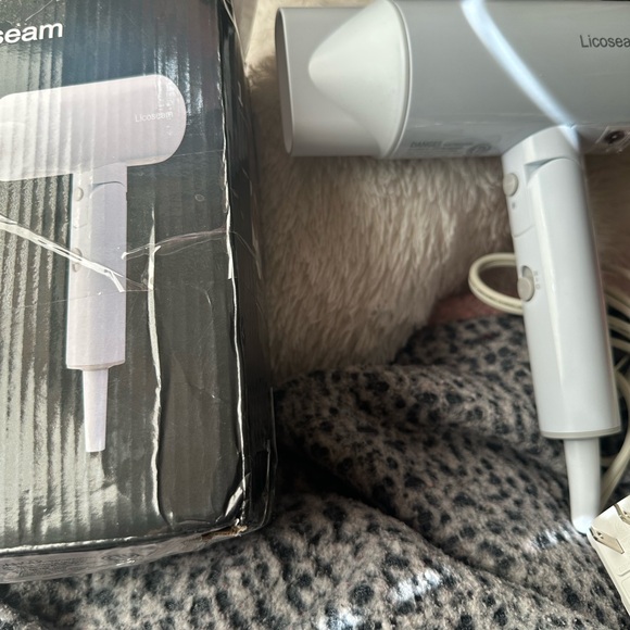 LICOSEAM foldable hair dryer - Picture 2 of 3